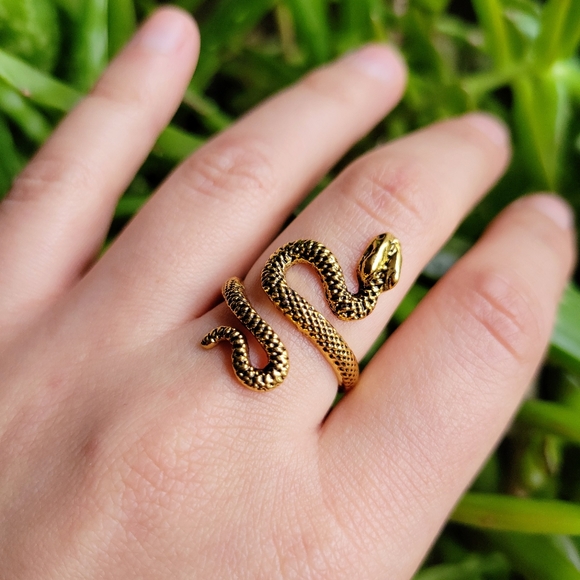 New Classic Gold Snake Ring - Picture 7 of 11